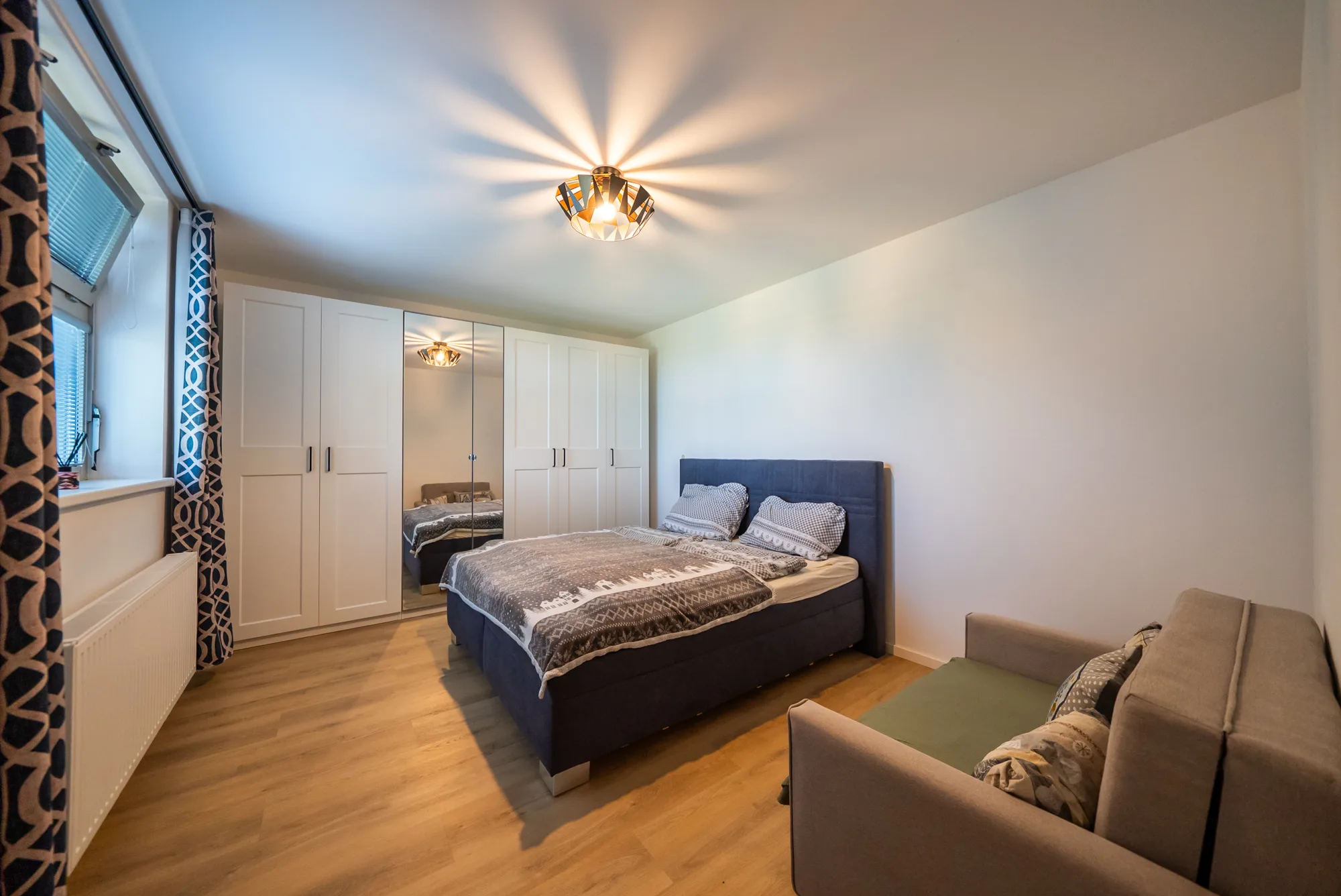 Ložnice 16,83 m² s manželskou postelí