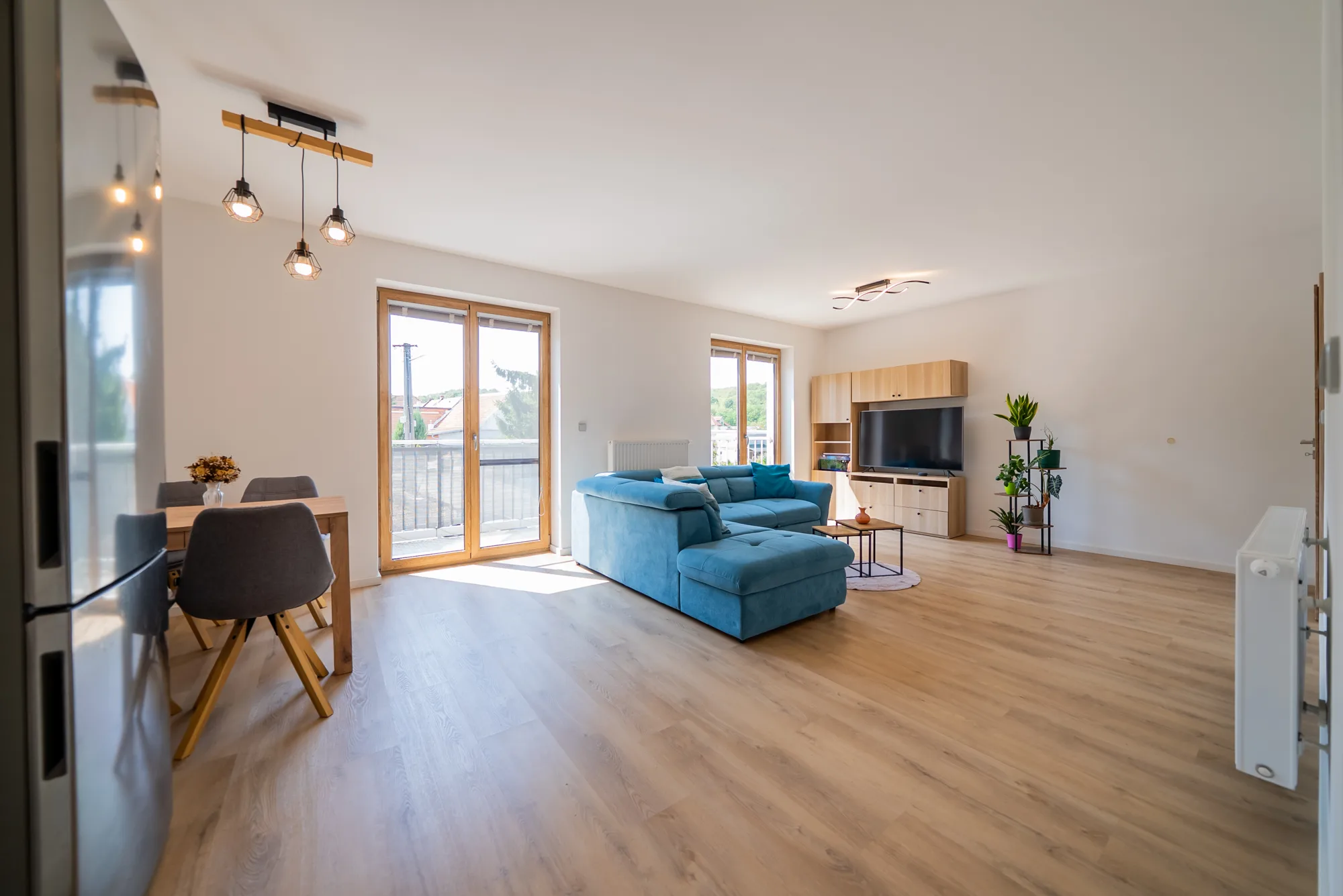 Hotová novostavba 2+kk u lesa — 65,6 m² s balkonem, Milešovice
